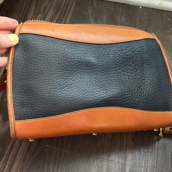 Vintage Leather Dooney and Bourke - Picture 4 of 10